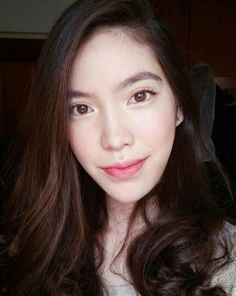 bunny janjan|新加坡人 Janella Ooi 又名 Bunnyjanjan 喜歡吸吮 .